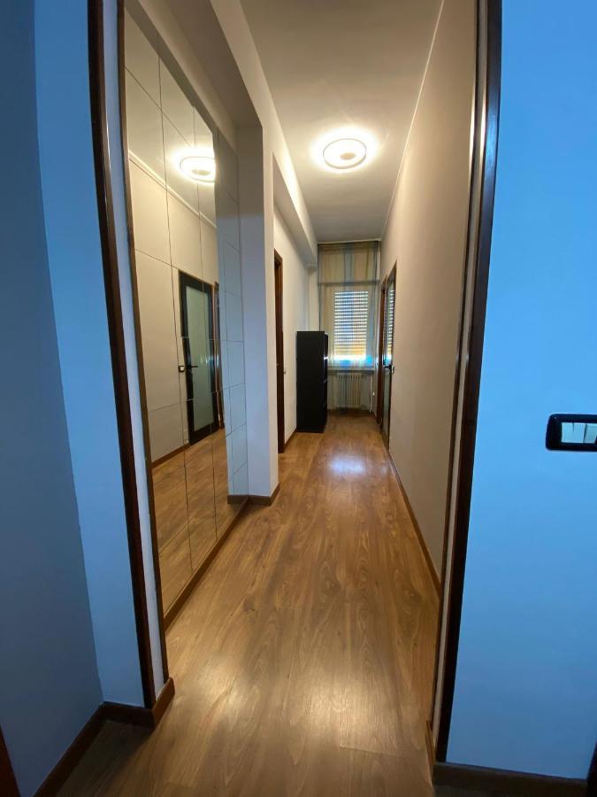 ホテル Hlux Oi Affiₜₜacaₘere ピアチェンツァ エクステリア 写真